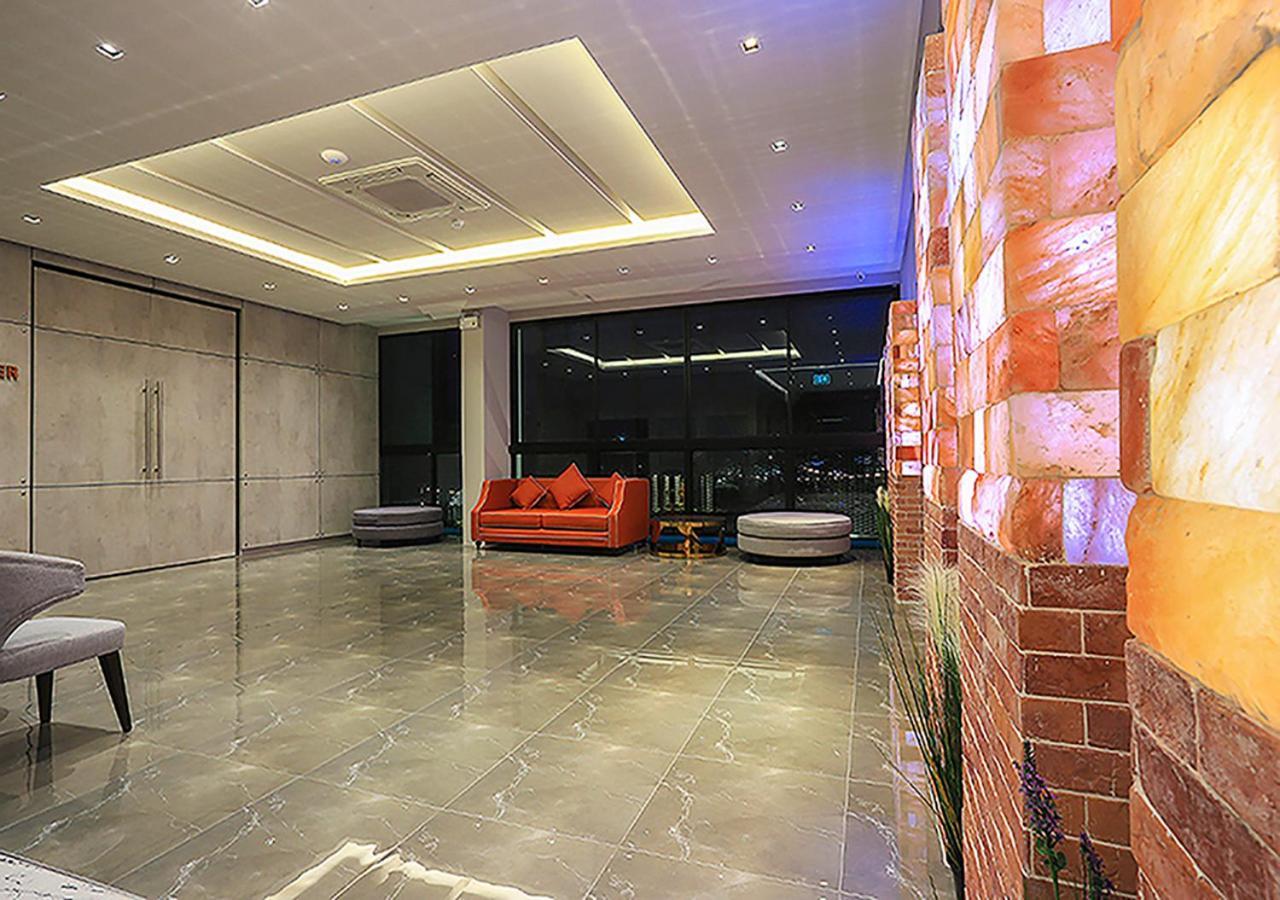 Hotel Fuse Rayong Bagian luar foto
