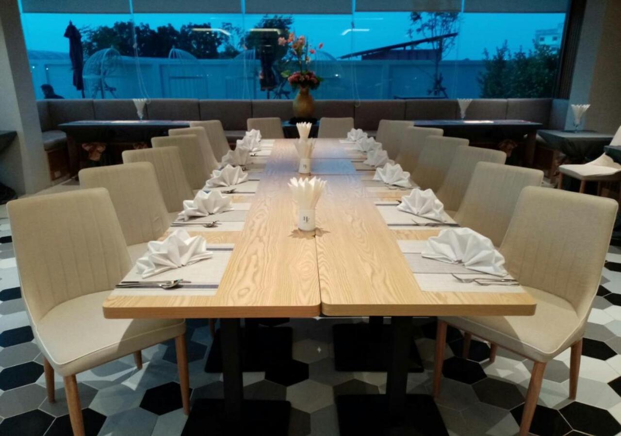 Hotel Fuse Rayong Bagian luar foto